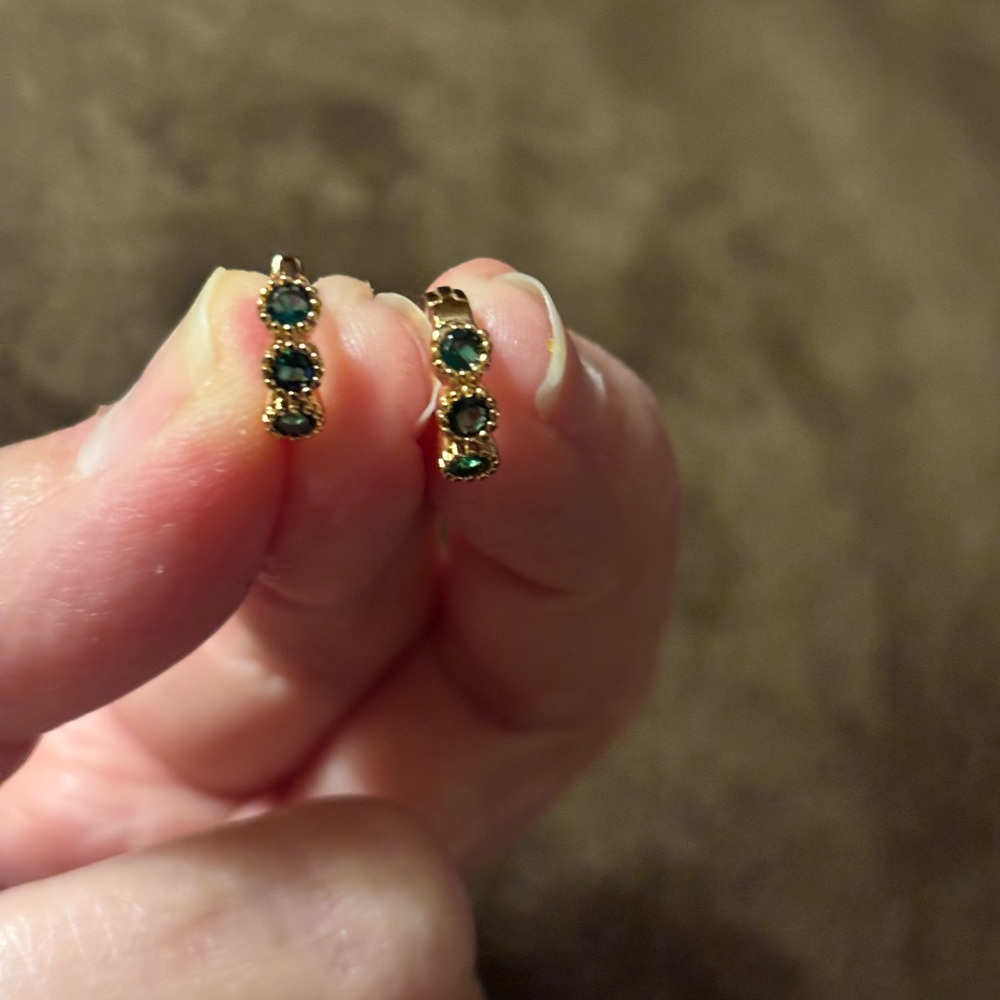 Pretty Bird rose gold and green earrings